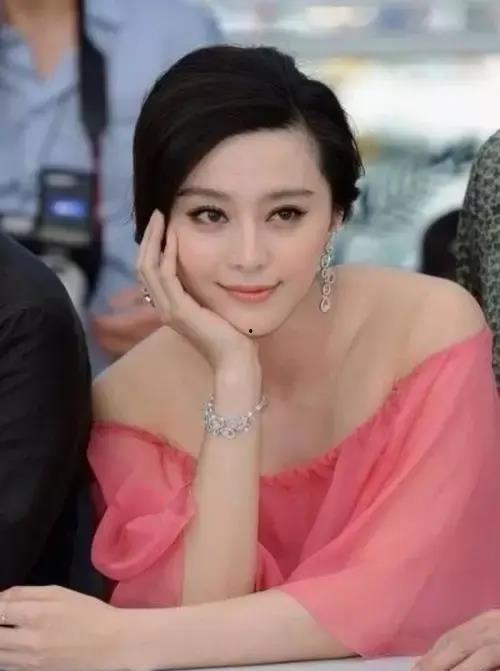 明星网红的墓碑,揭秘明星网红的墓碑背后的故事